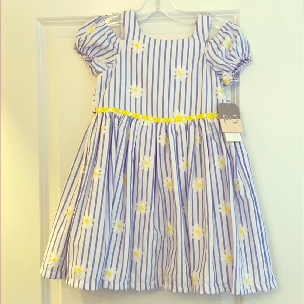 Pippa & Julie off the shoulder spring dress sz 4T.